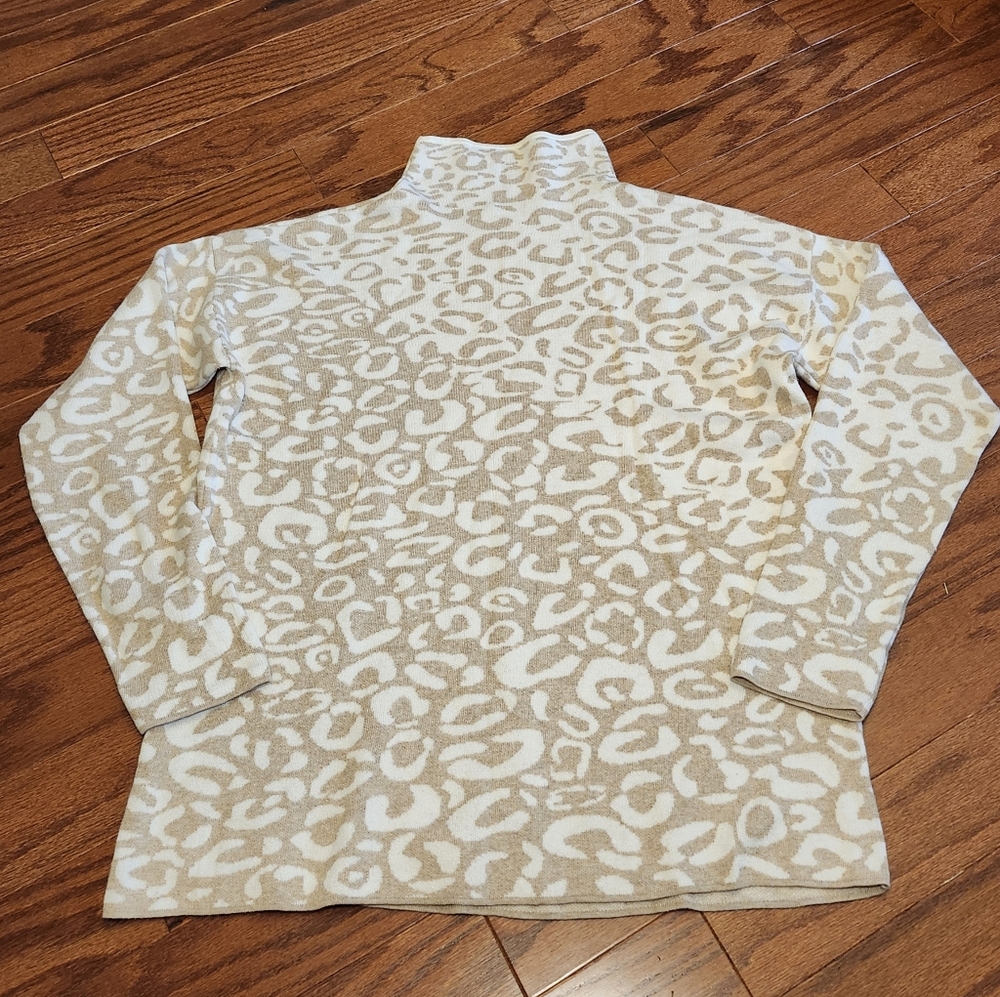 J. Mclaughlin Brown Beige Cheetah Print Mock Neck Sweater Size‎ Small - Picture 3 of 6